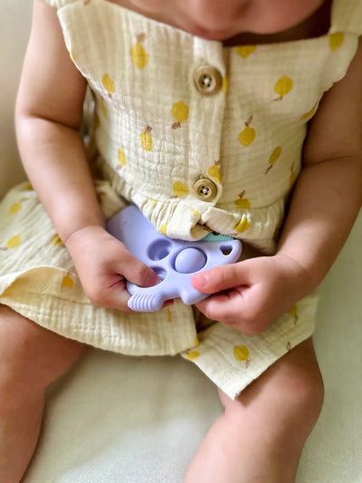 Itzy Pop Silicone Teether